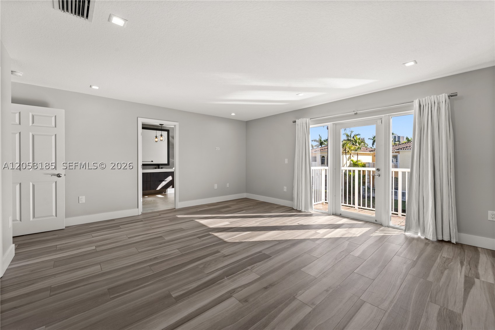 3110 NE 210th Ter, Aventura FL 33180
