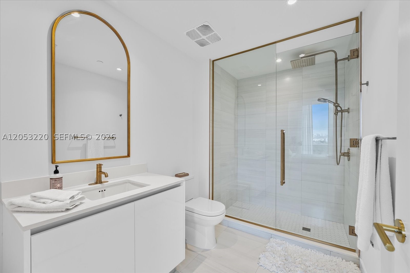 2678 Tigertail Ave #1508, Miami FL 33133