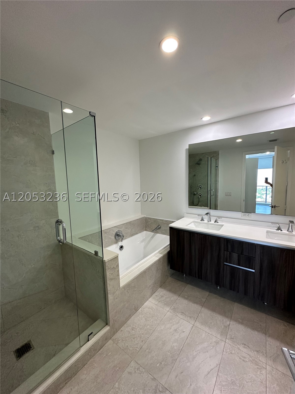 488 NE 18th St #3500, Miami FL 33132
