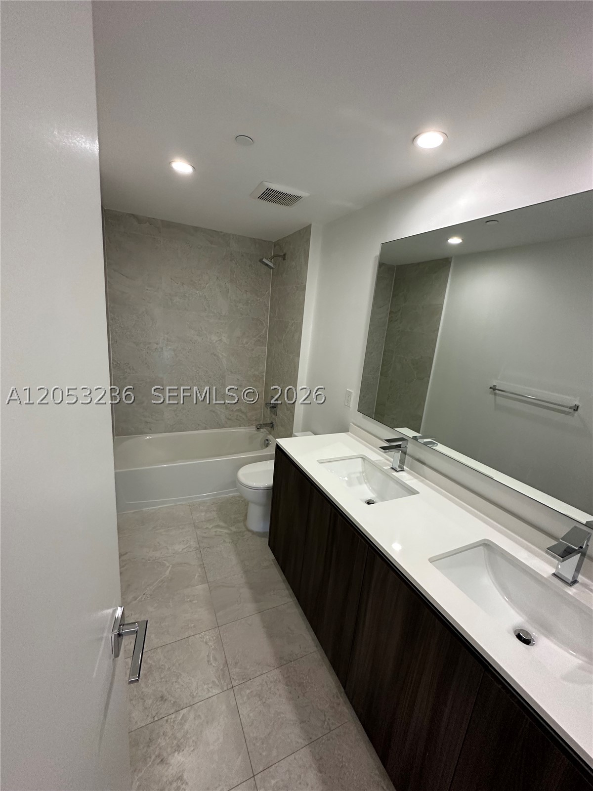 488 NE 18th St #3500, Miami FL 33132