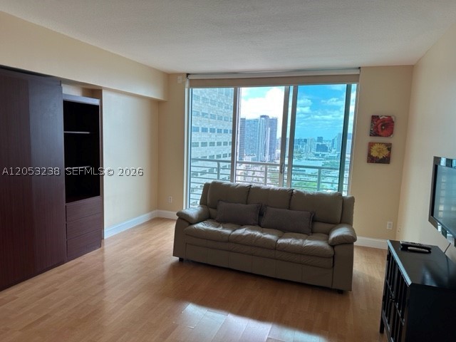 325 S Biscayne Blvd #4320, Miami FL 33131