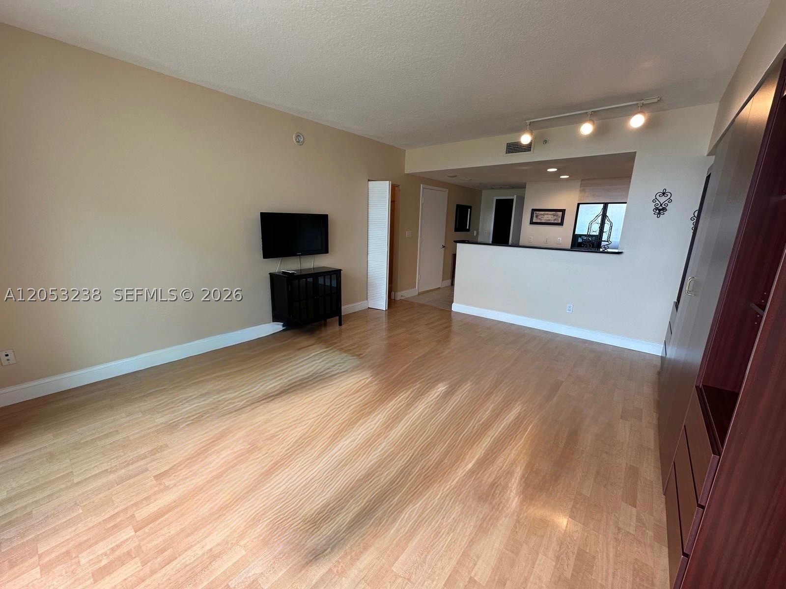 325 S Biscayne Blvd #4320, Miami FL 33131