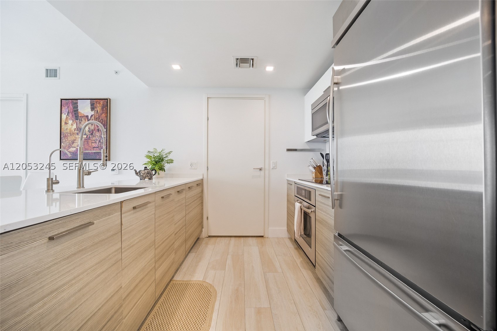 1300 Brickell Bay Dr #3004, Miami FL 33131