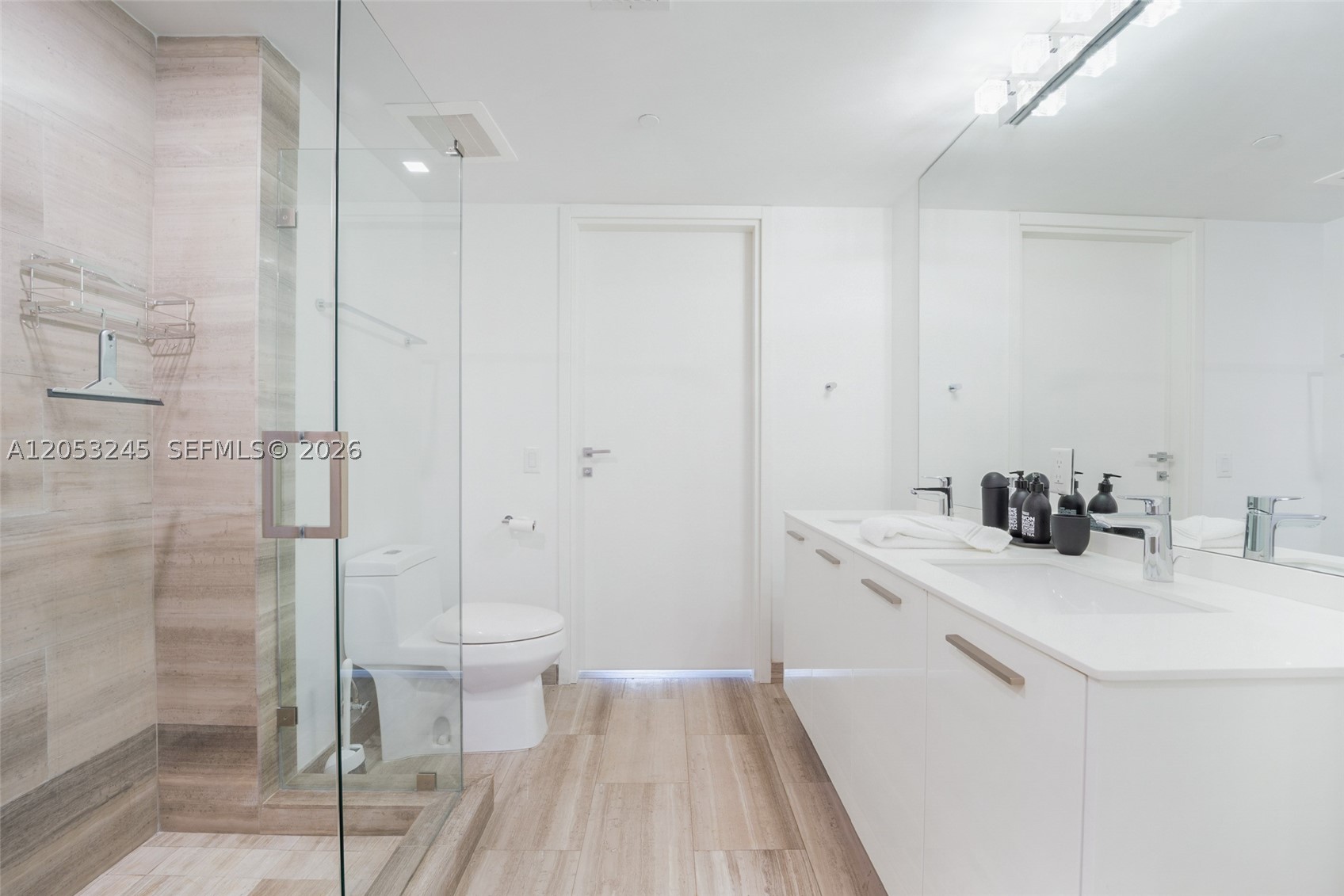 1300 Brickell Bay Dr #3004, Miami FL 33131