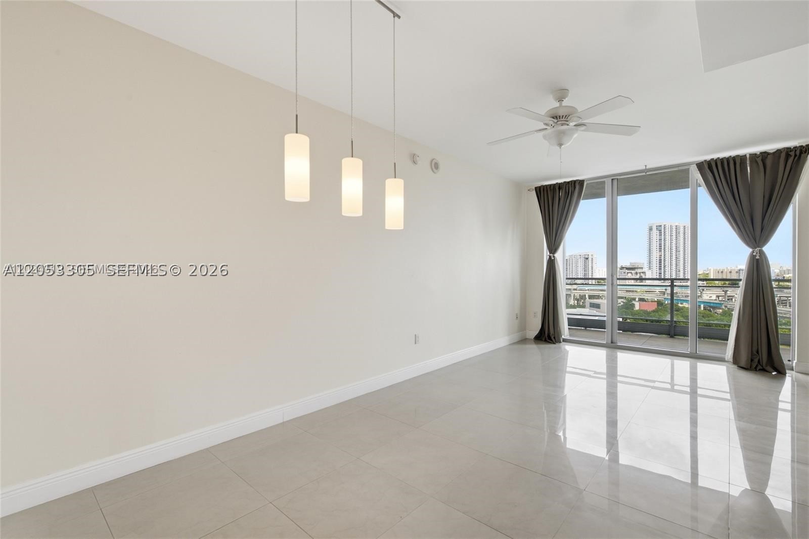 90 SW 3rd St #1409, Miami FL 33130