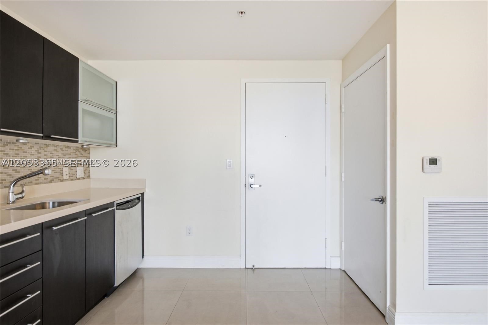 90 SW 3rd St #1409, Miami FL 33130