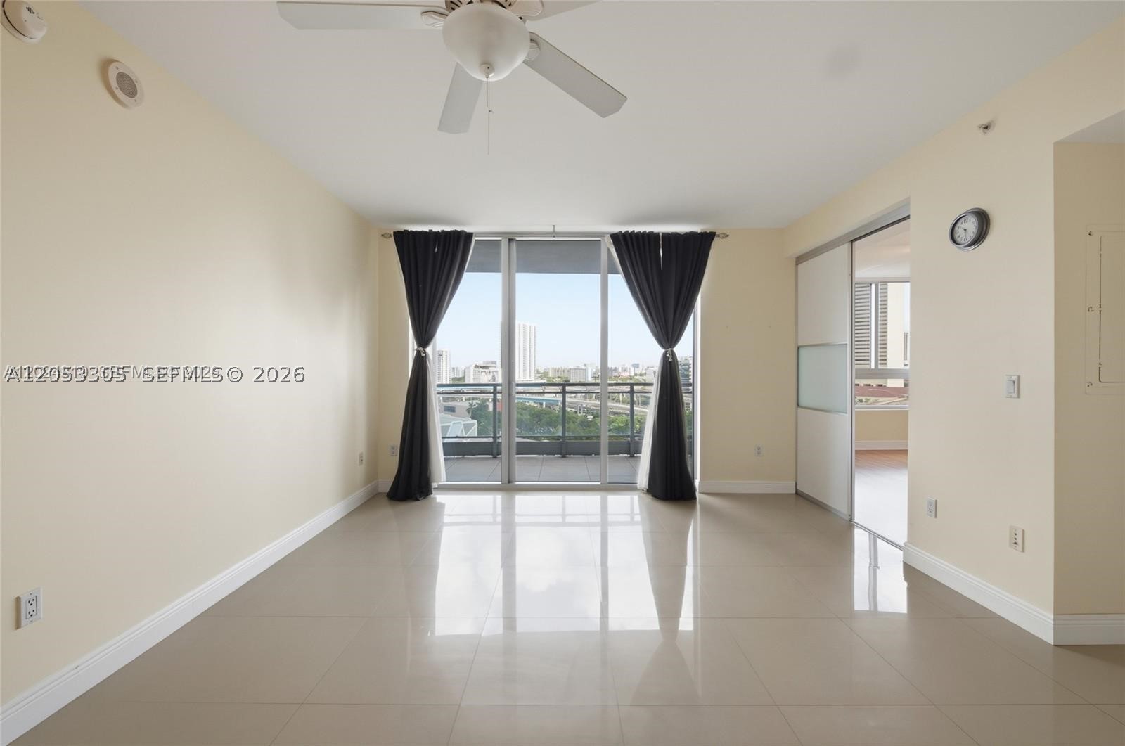 90 SW 3rd St #1409, Miami FL 33130