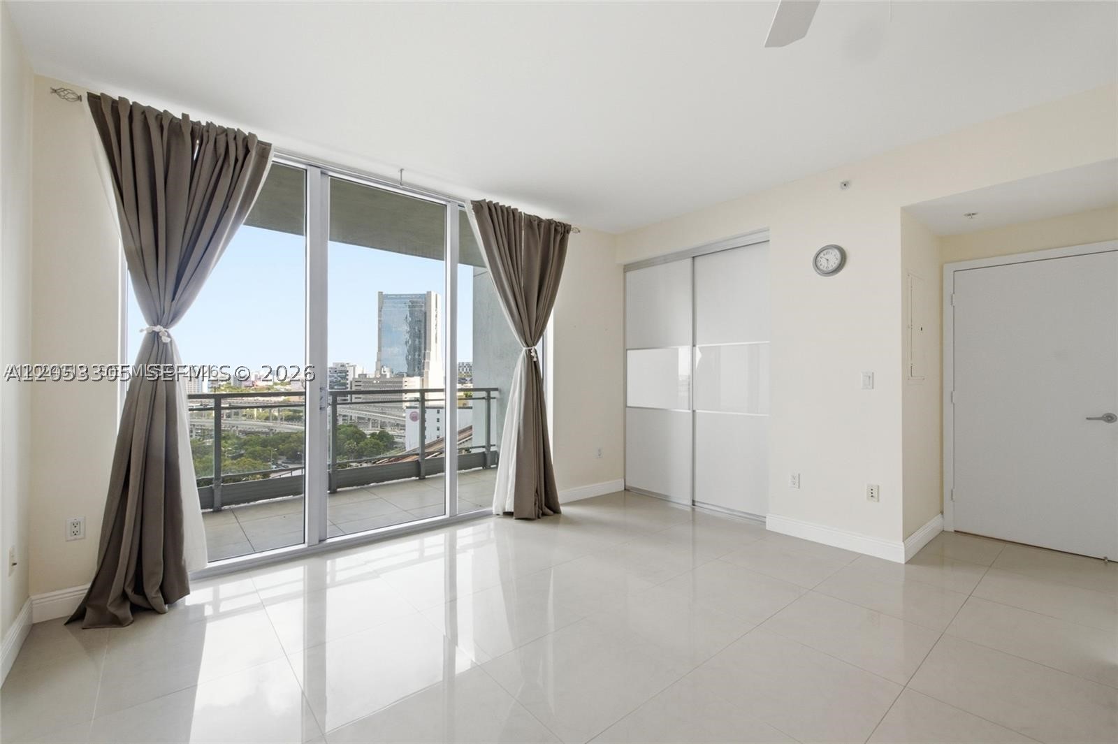 90 SW 3rd St #1409, Miami FL 33130