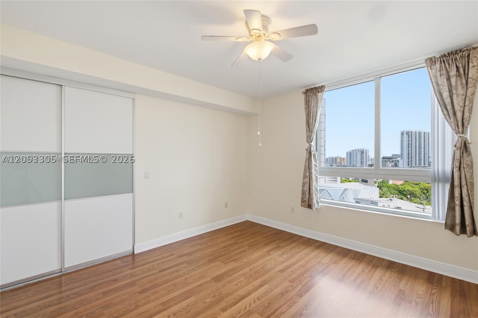 90 SW 3rd St #1409, Miami FL 33130