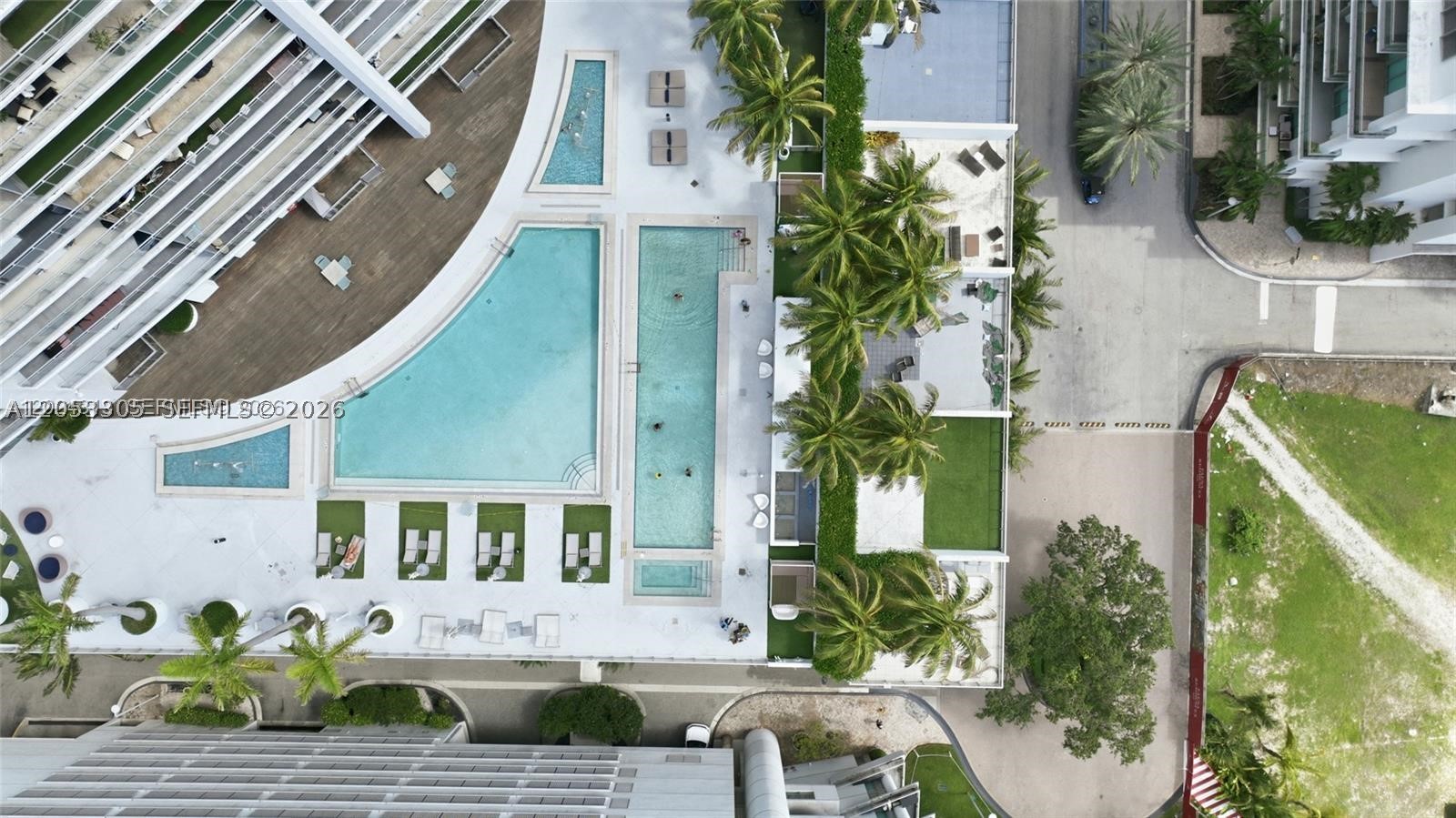 90 SW 3rd St #1409, Miami FL 33130