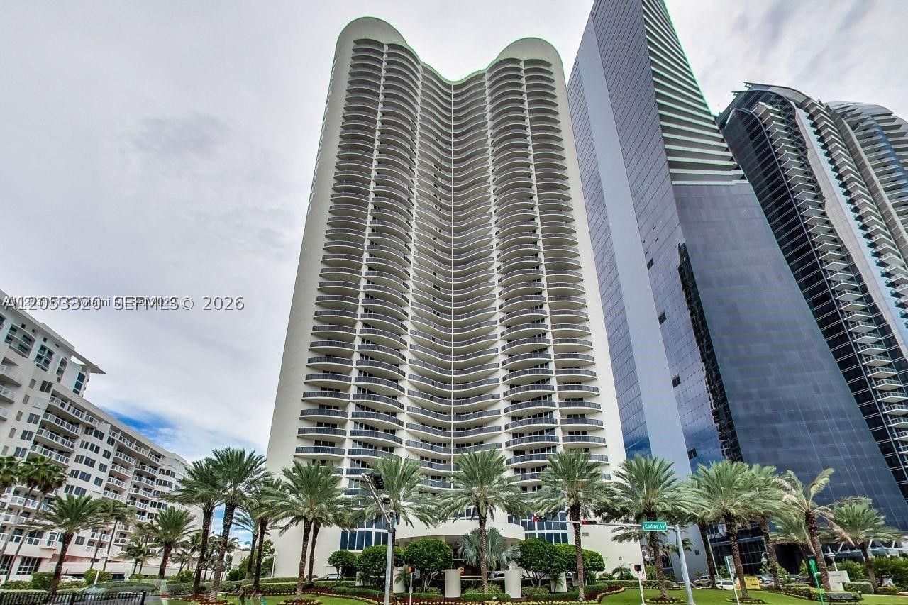 17201 Collins Ave #2502, Sunny Isles Beach FL 33160