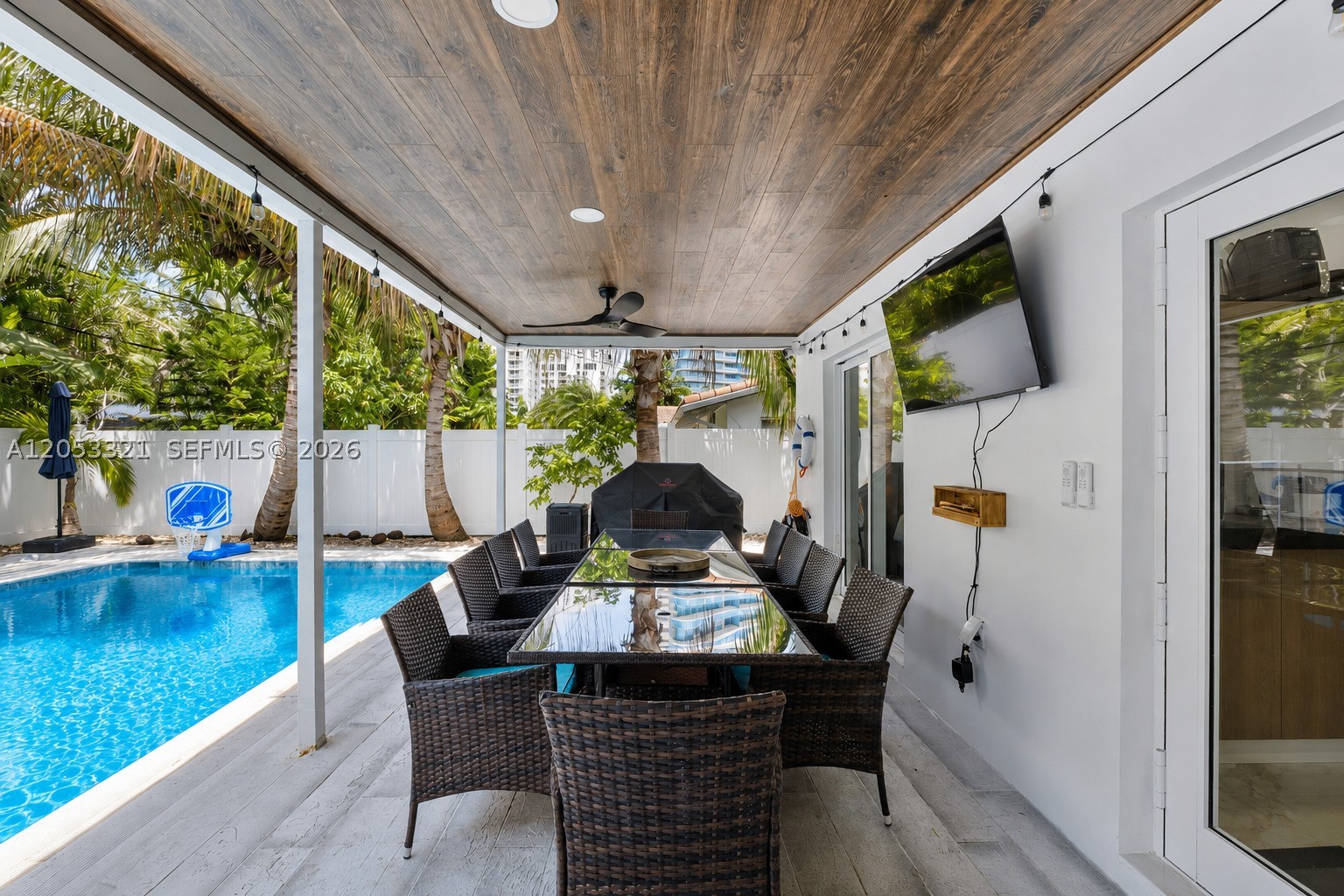 3261 Seaward Dr #3261, Lauderdale By The Sea FL 33062