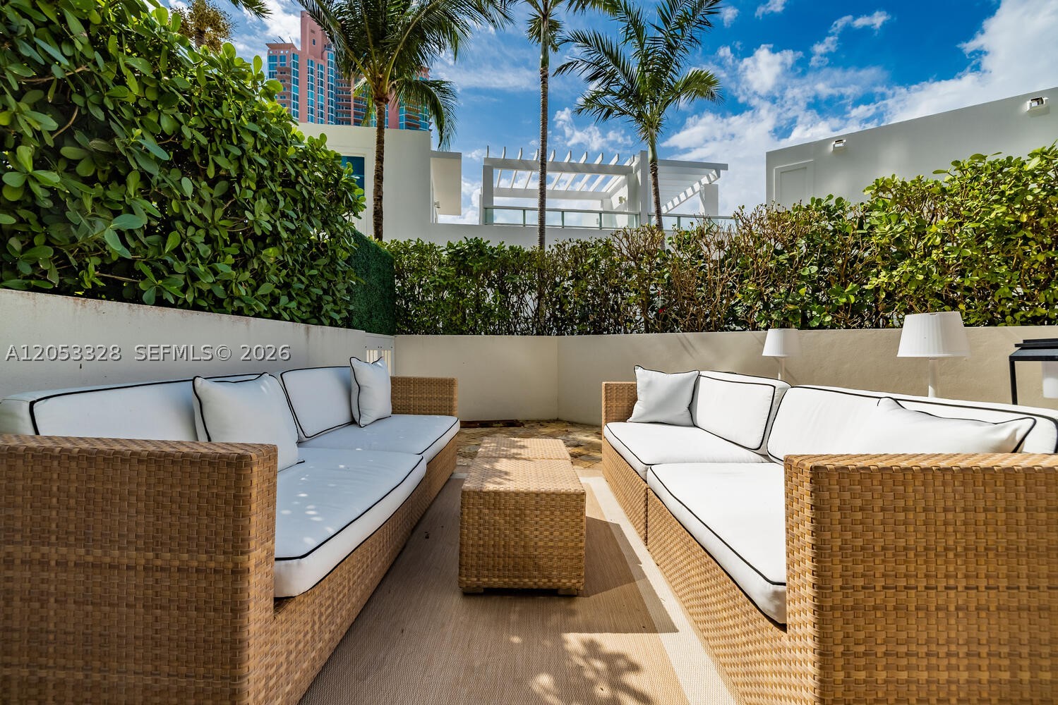 50 S Pointe Dr #510, Miami Beach FL 33139