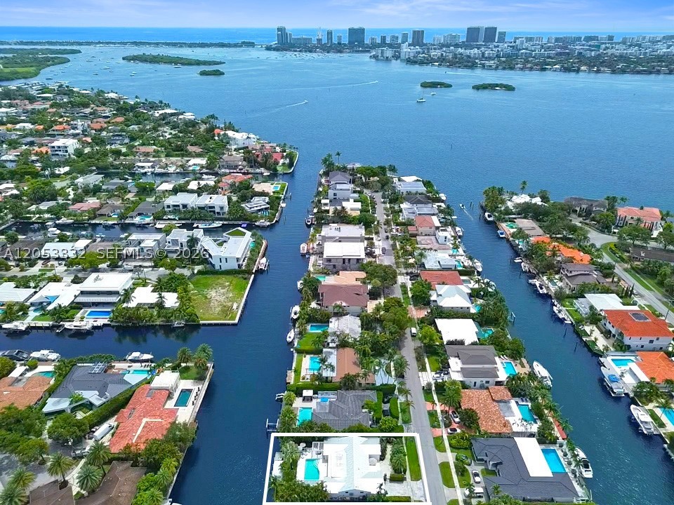 2273 Bayview Ln, North Miami FL 33181