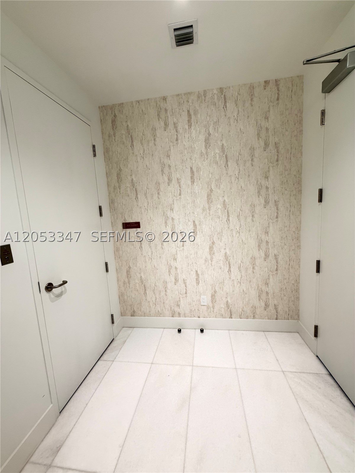 175 SE 25 ROAD #902, Miami FL 33129