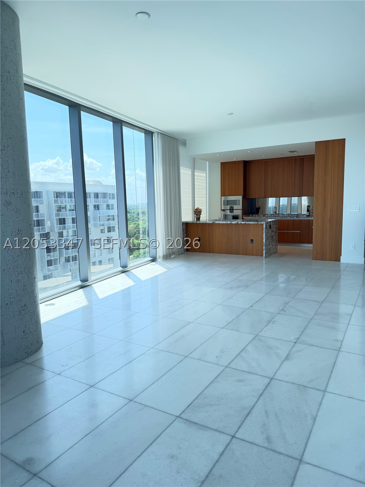 175 SE 25 ROAD #902, Miami FL 33129