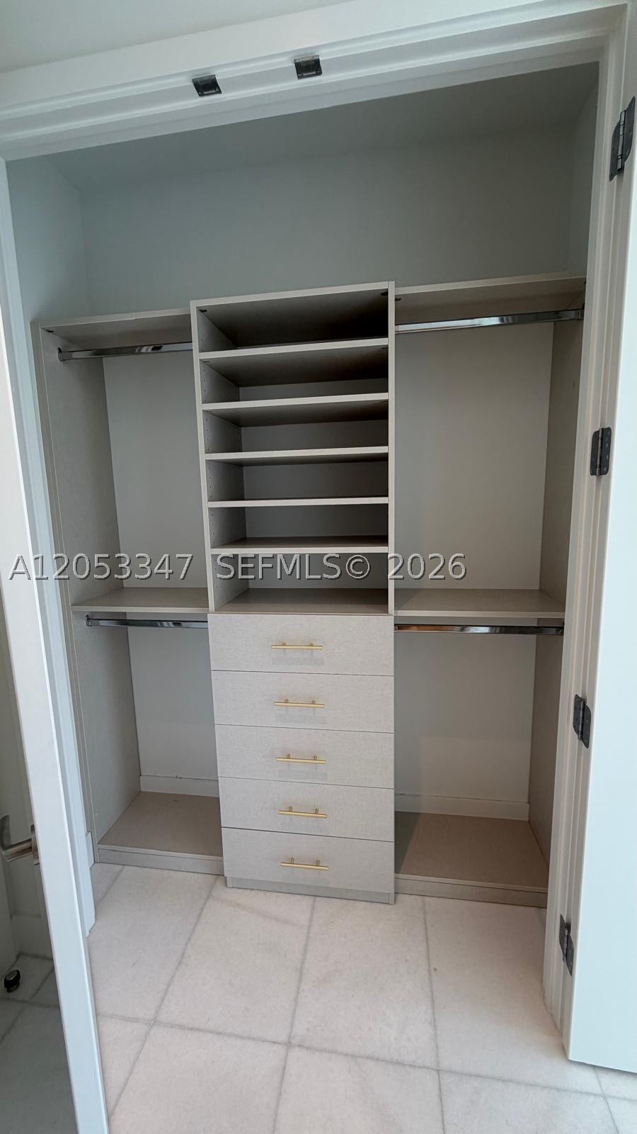 175 SE 25 ROAD #902, Miami FL 33129