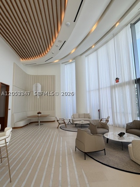 175 SE 25 ROAD #902, Miami FL 33129