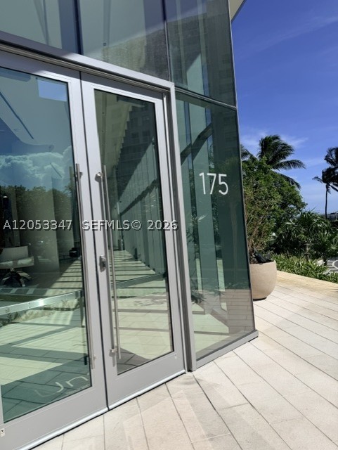 175 SE 25 ROAD #902, Miami FL 33129
