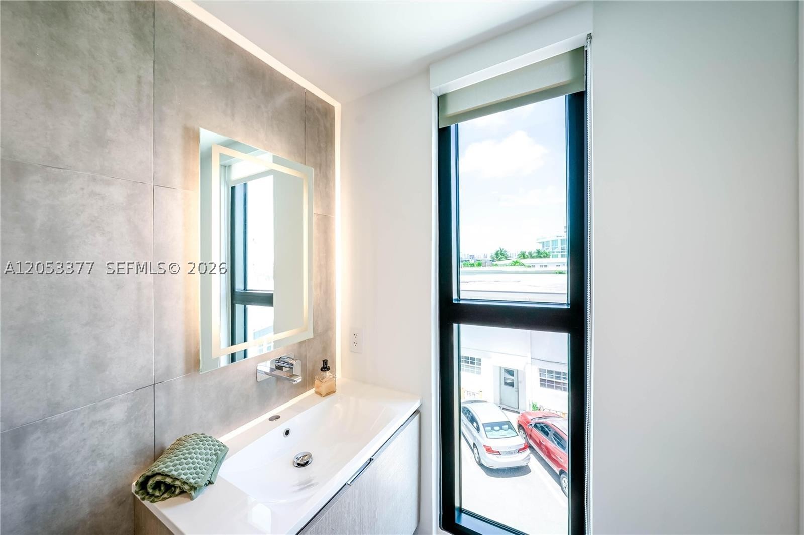 1930 Bay Dr #PH 2, Miami Beach FL 33141