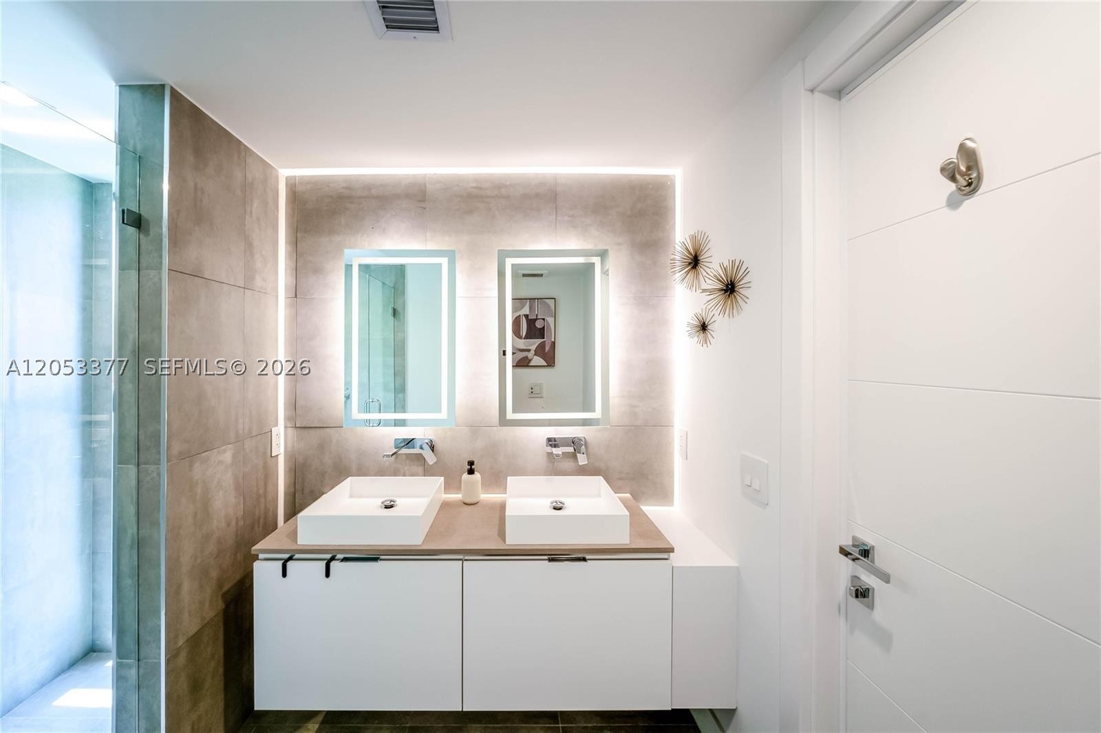 1930 Bay Dr #PH 2, Miami Beach FL 33141