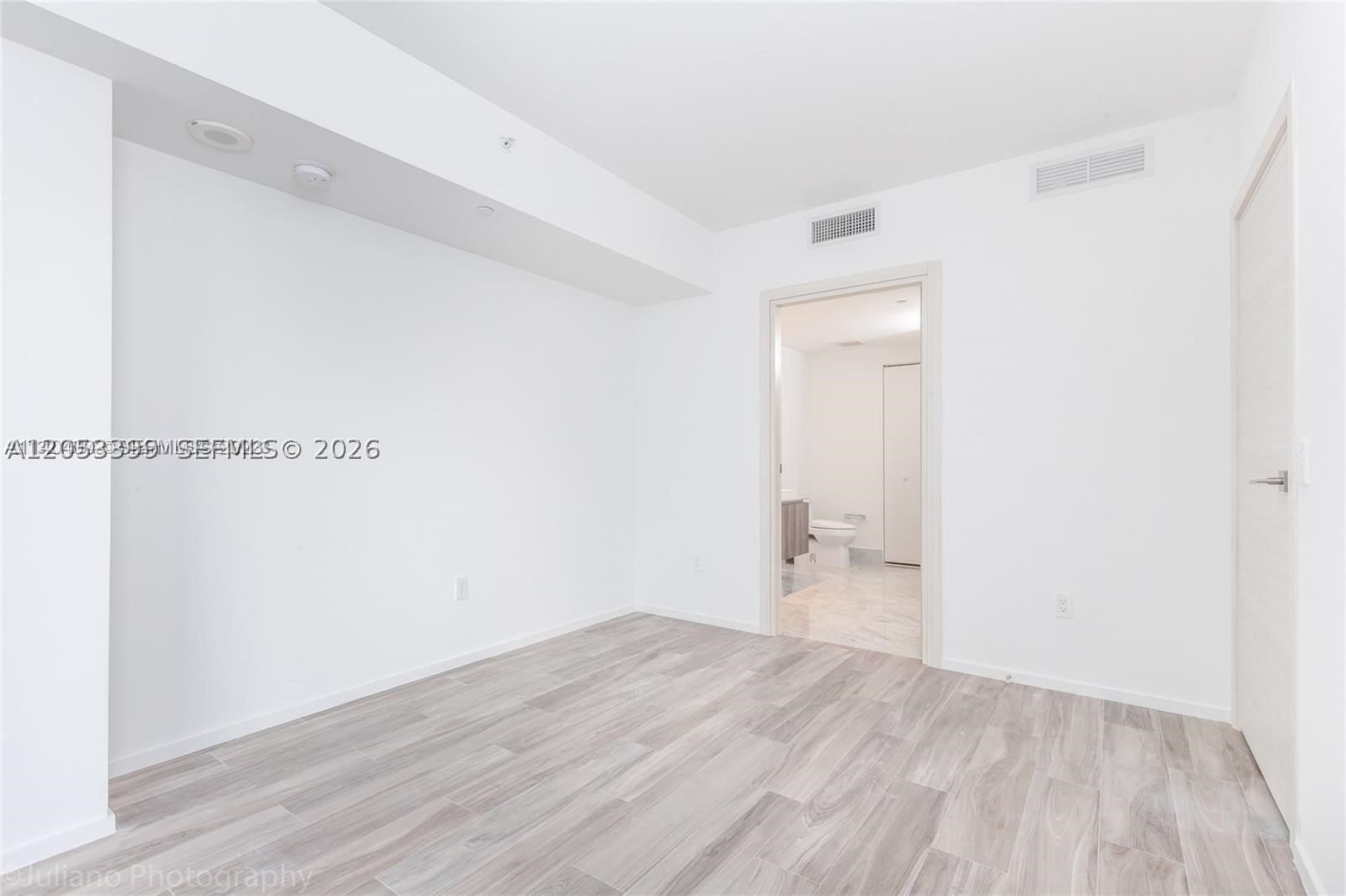 801 S Miami Ave #3006, Miami FL 33130
