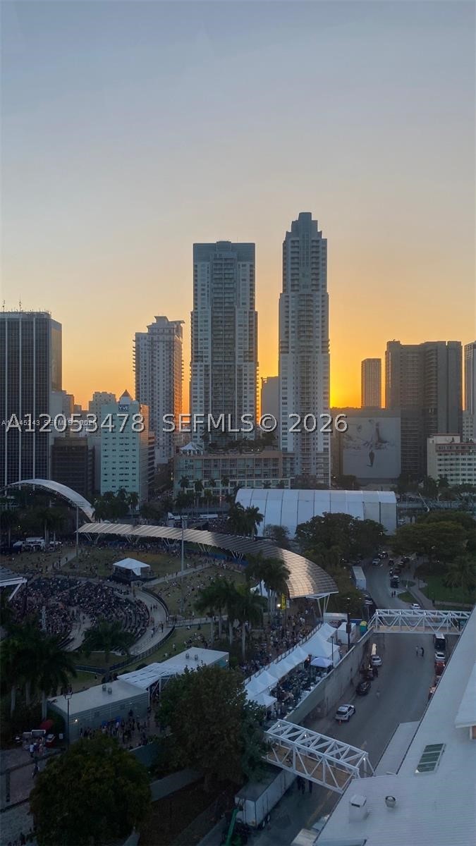 Miami FL 33132 - A12053478