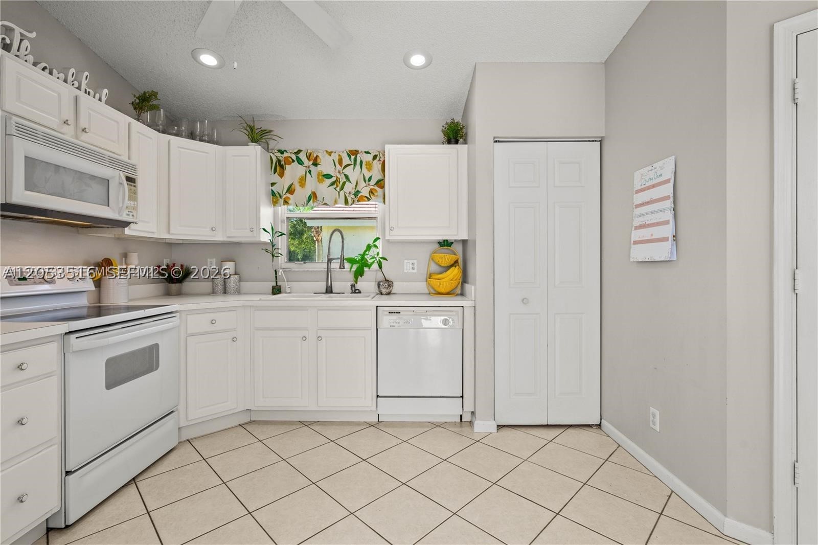 112 Caribe Ct, Green Acres FL 33413