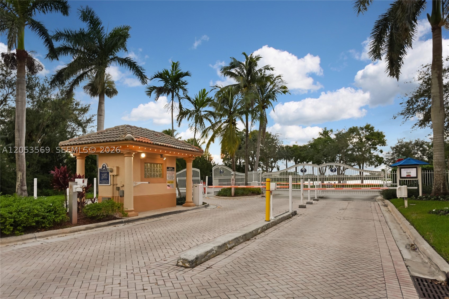 850 NW 168th Ave, Pembroke Pines FL 33028