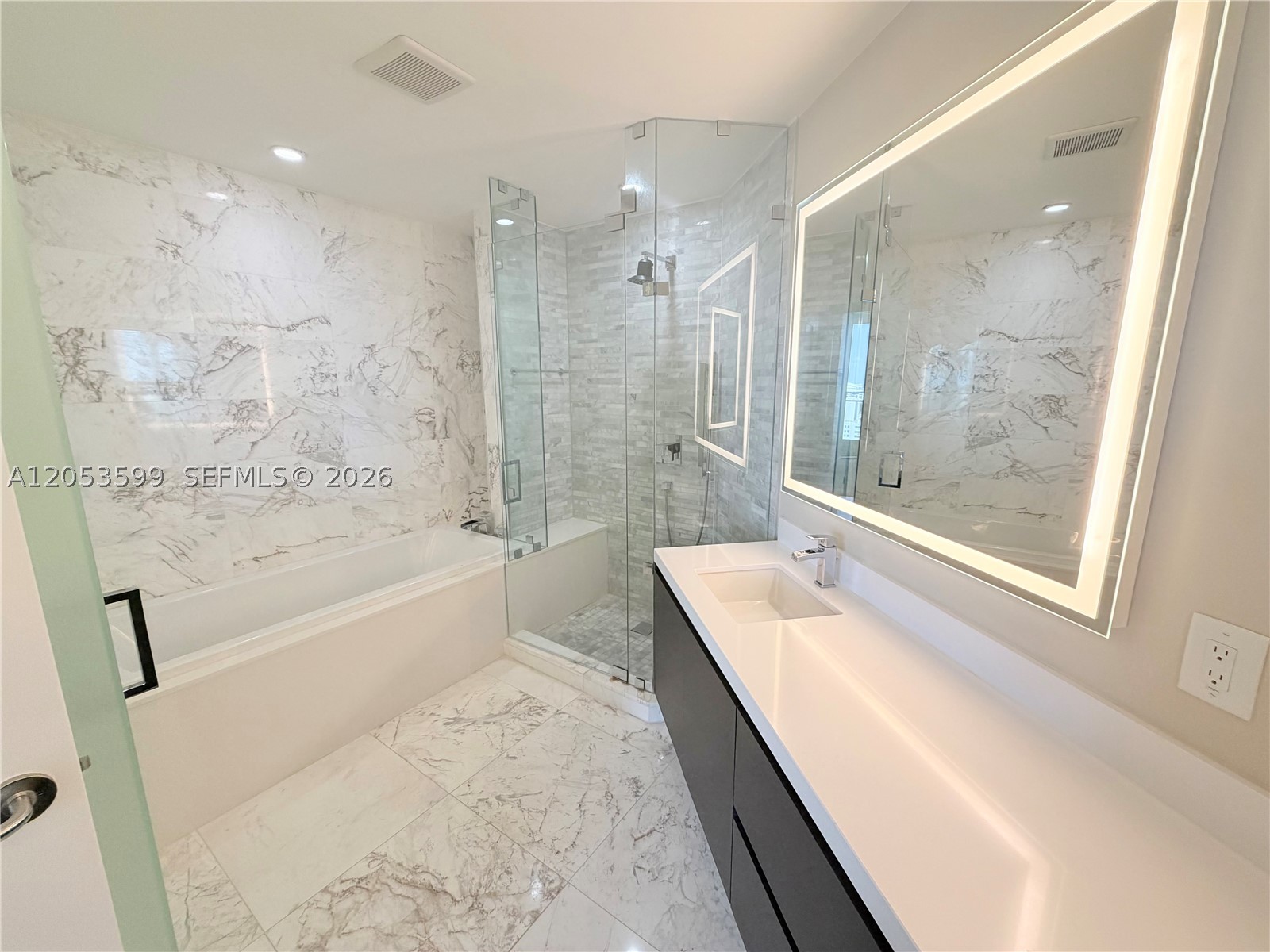 851 NE 1st Ave #2406, Miami FL 33132