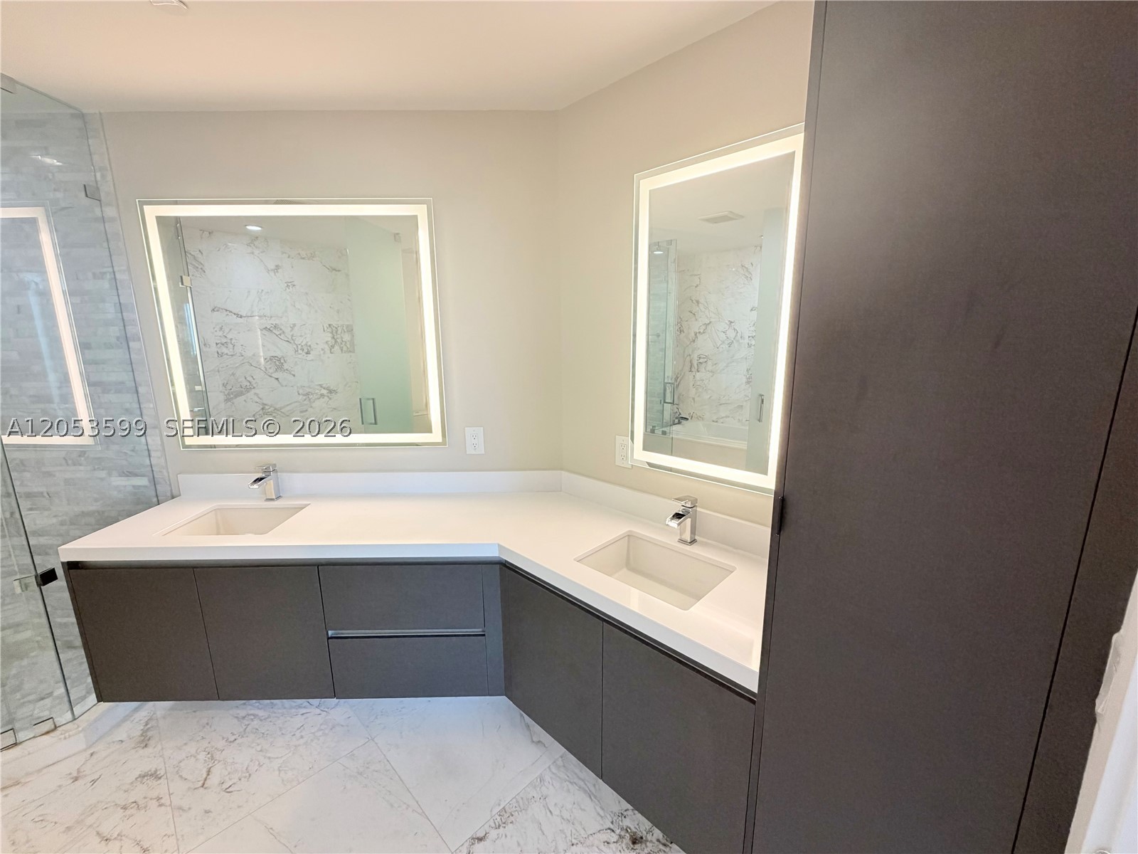 851 NE 1st Ave #2406, Miami FL 33132