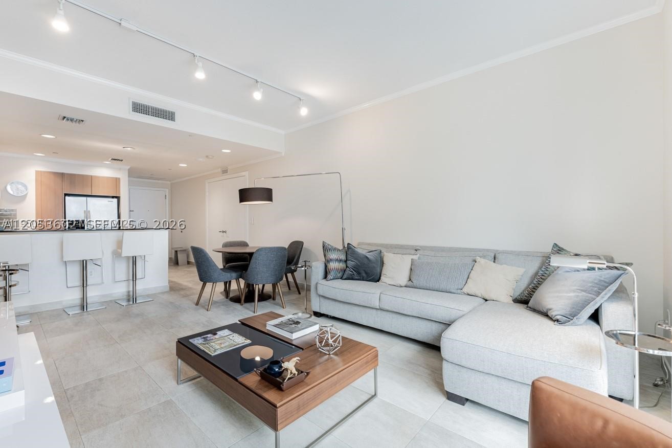 1060 Brickell Ave #1507, Miami FL 33131