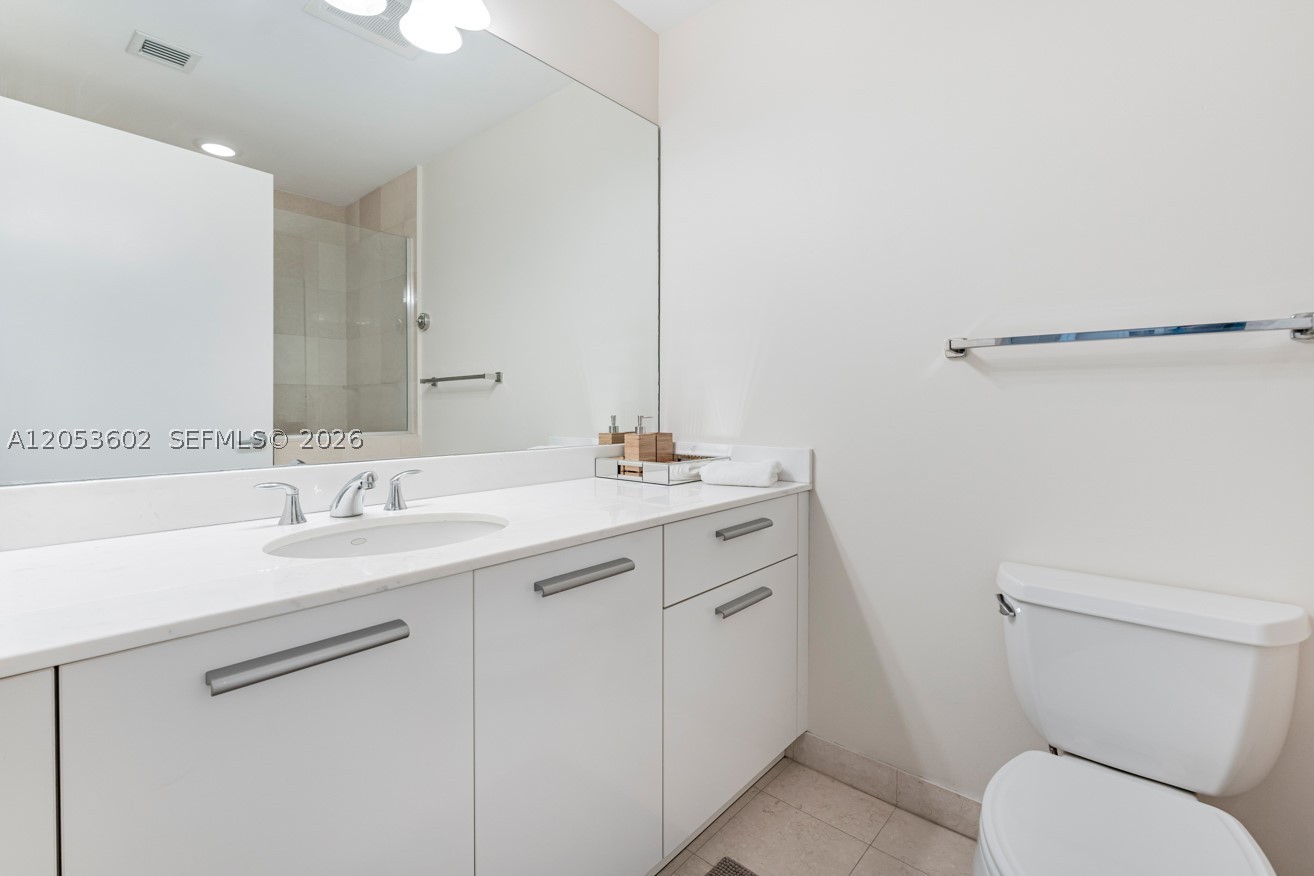1060 Brickell Ave #1507, Miami FL 33131