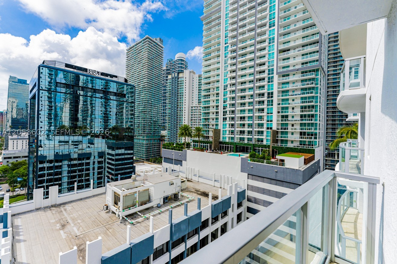 1060 Brickell Ave #1507, Miami FL 33131