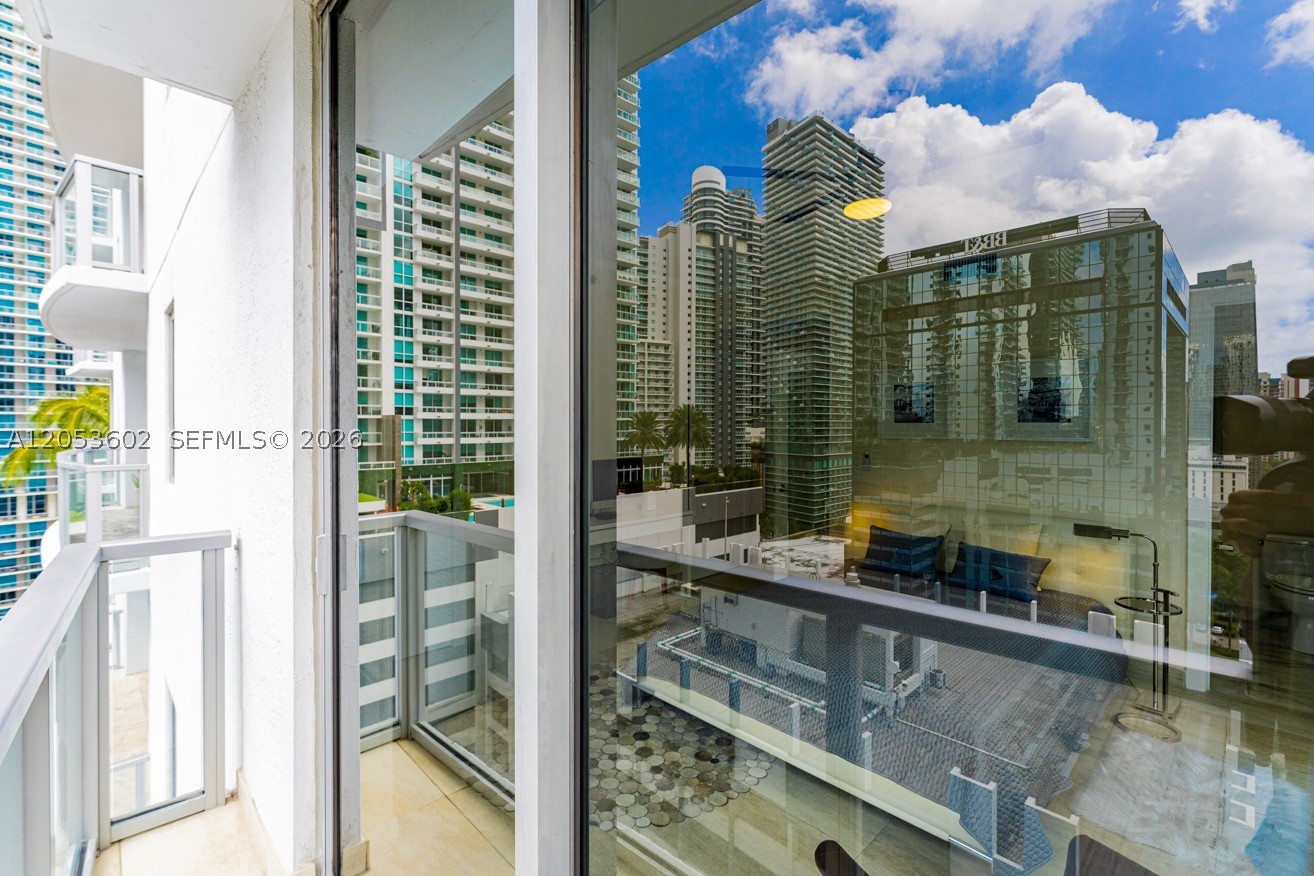 1060 Brickell Ave #1507, Miami FL 33131