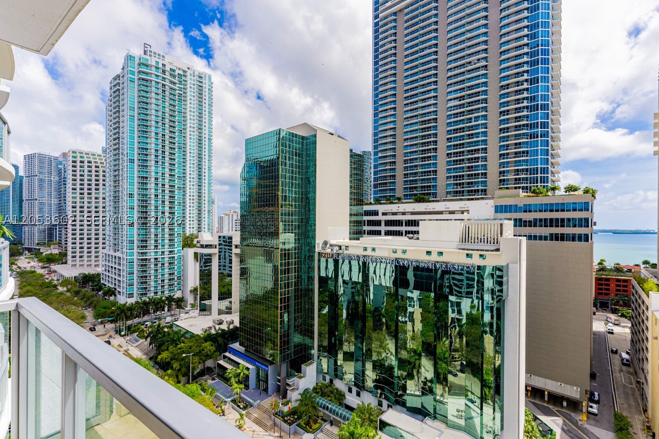 1060 Brickell Ave #1507, Miami FL 33131