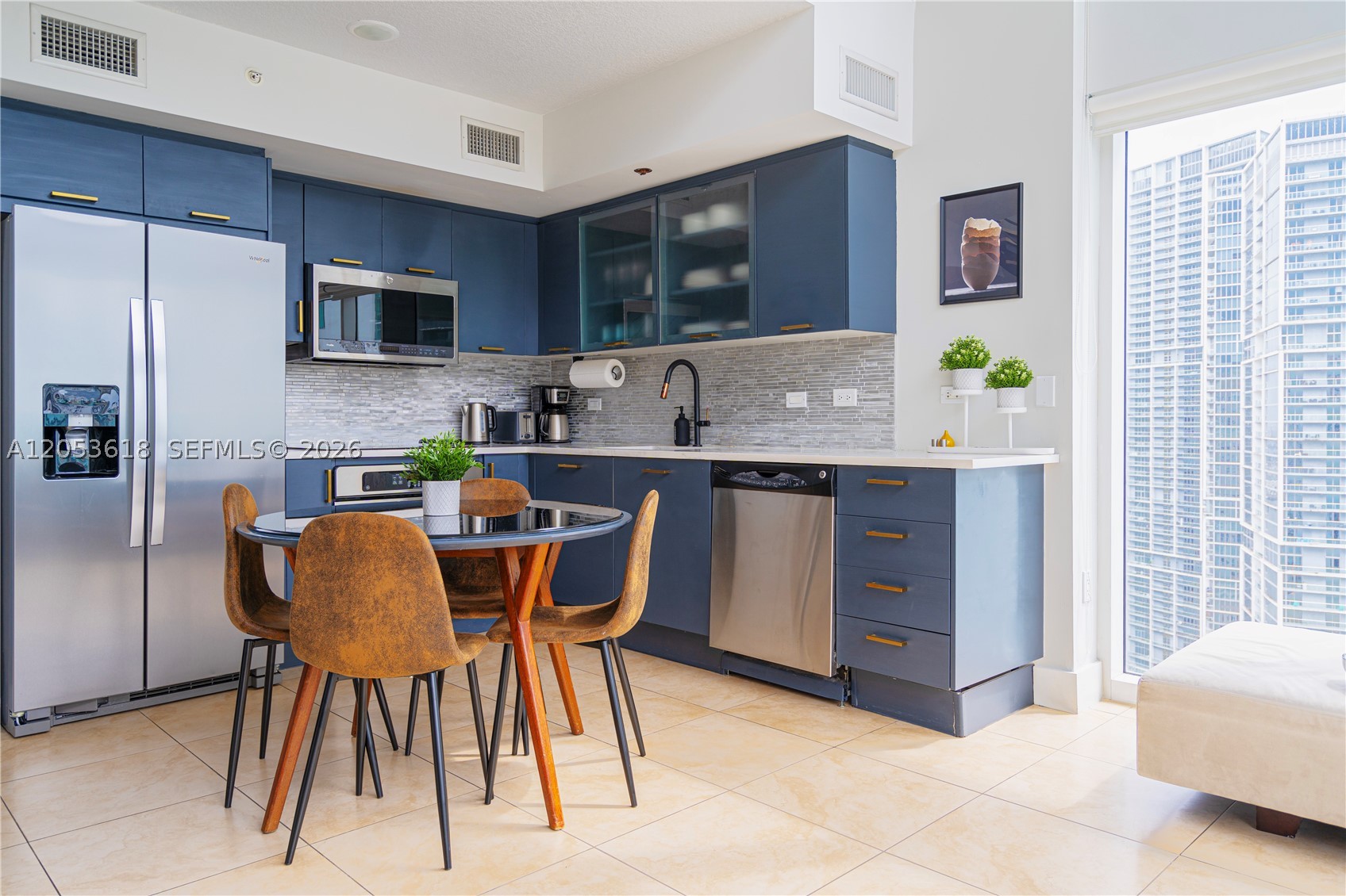 41 SE 5th St #2102, Miami FL 33131