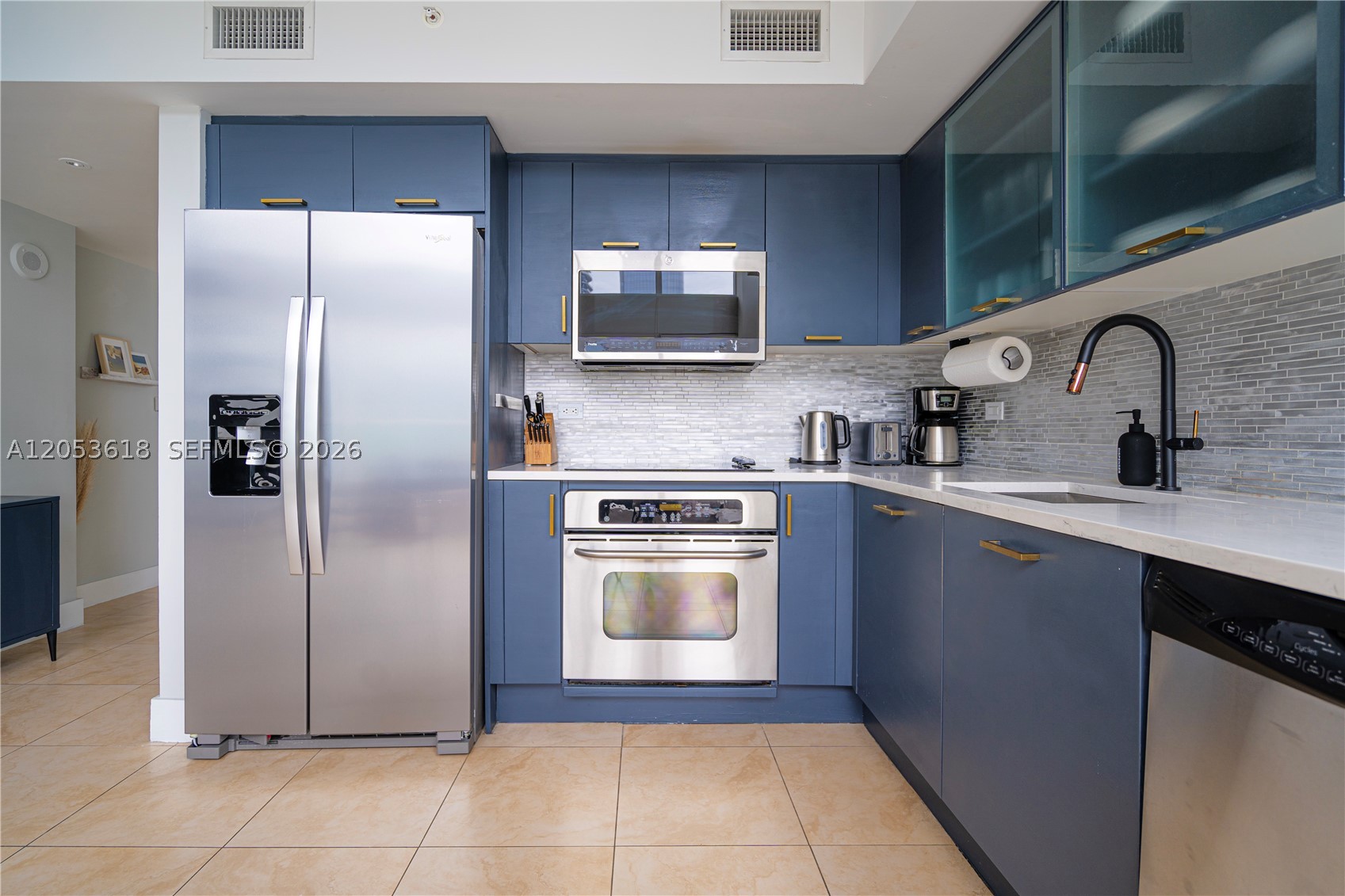 41 SE 5th St #2102, Miami FL 33131