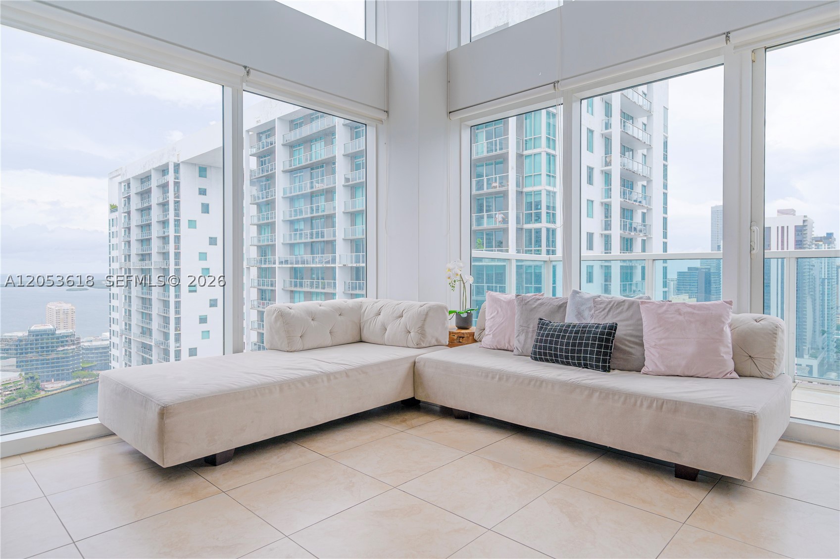 41 SE 5th St #2102, Miami FL 33131