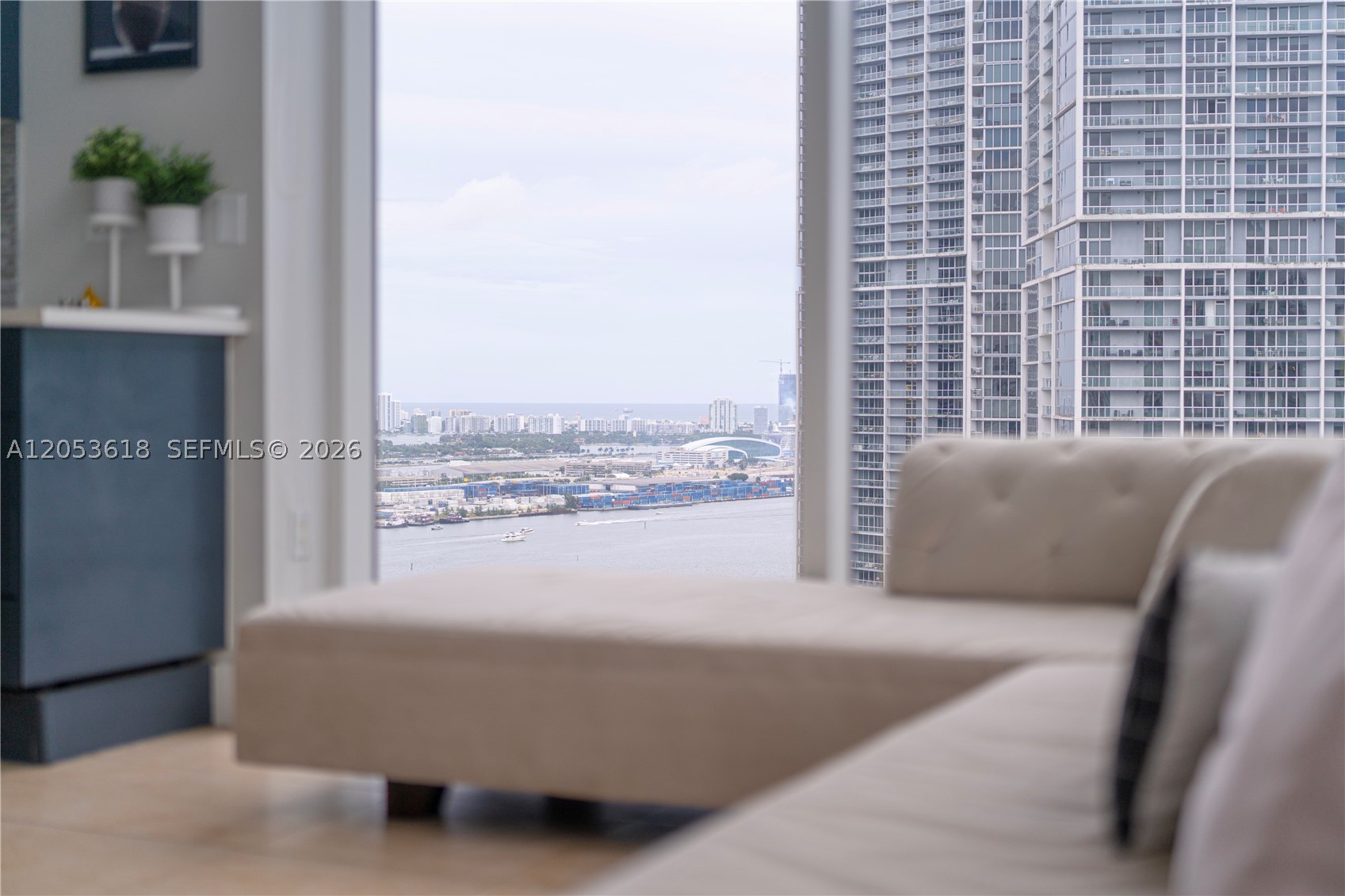41 SE 5th St #2102, Miami FL 33131