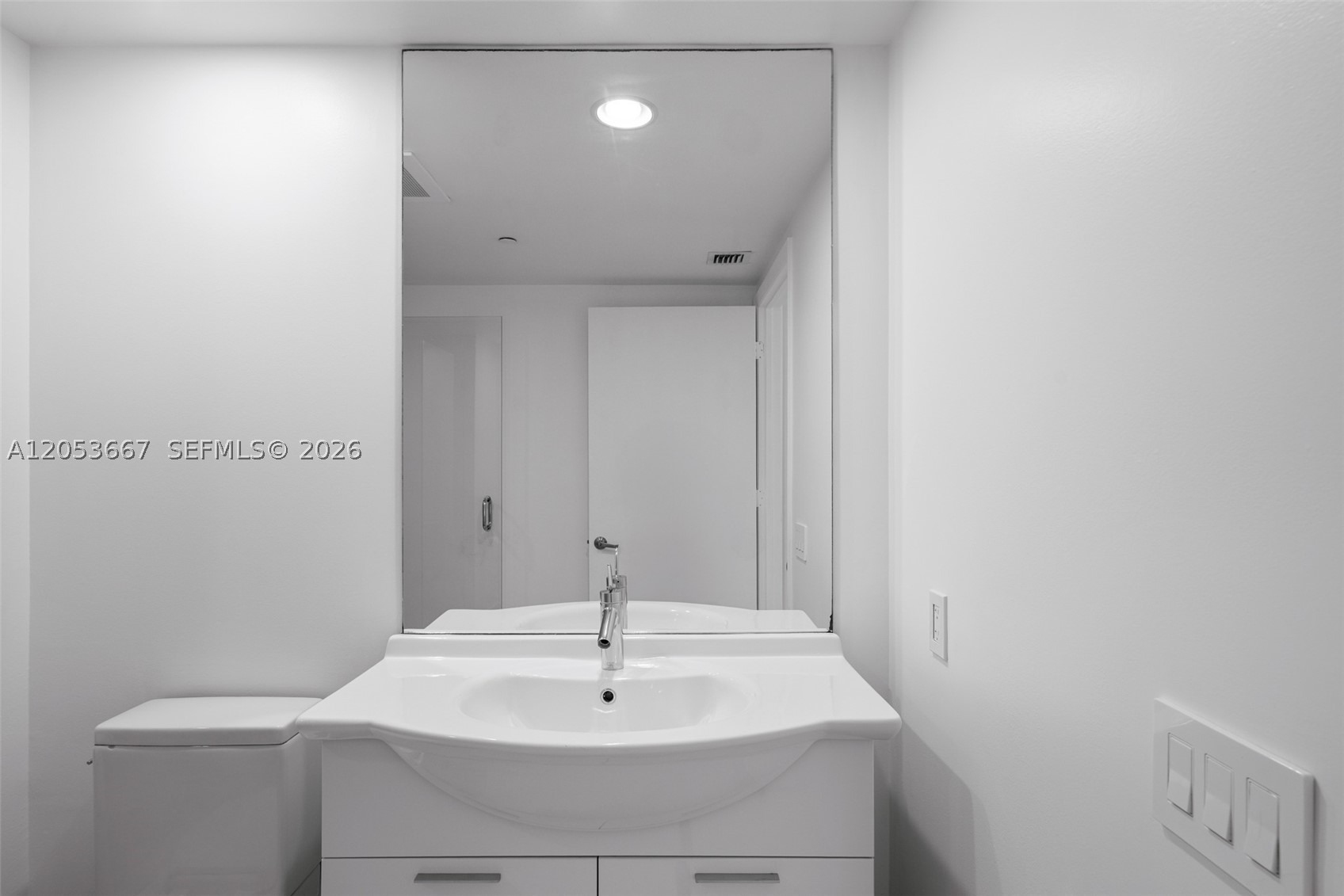 485 Brickell Ave #4410, Miami FL 33131