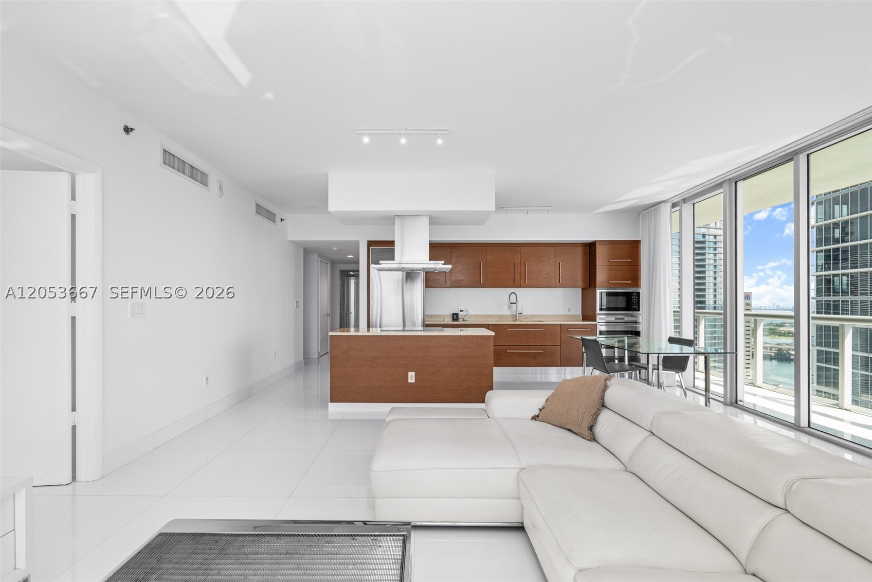 485 Brickell Ave #4410, Miami FL 33131