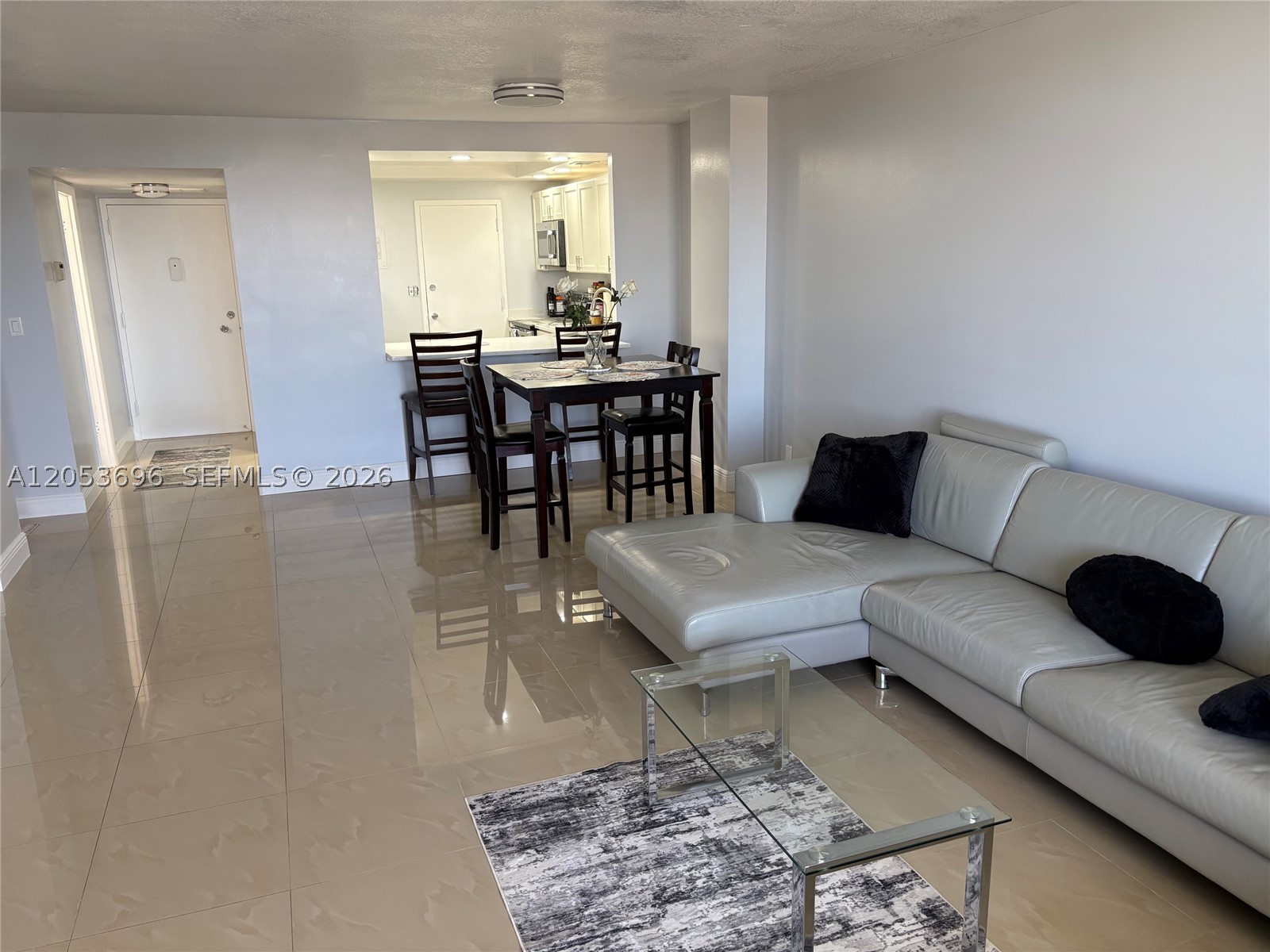427 Golden Isles Dr #10D, Hallandale Beach FL 33009