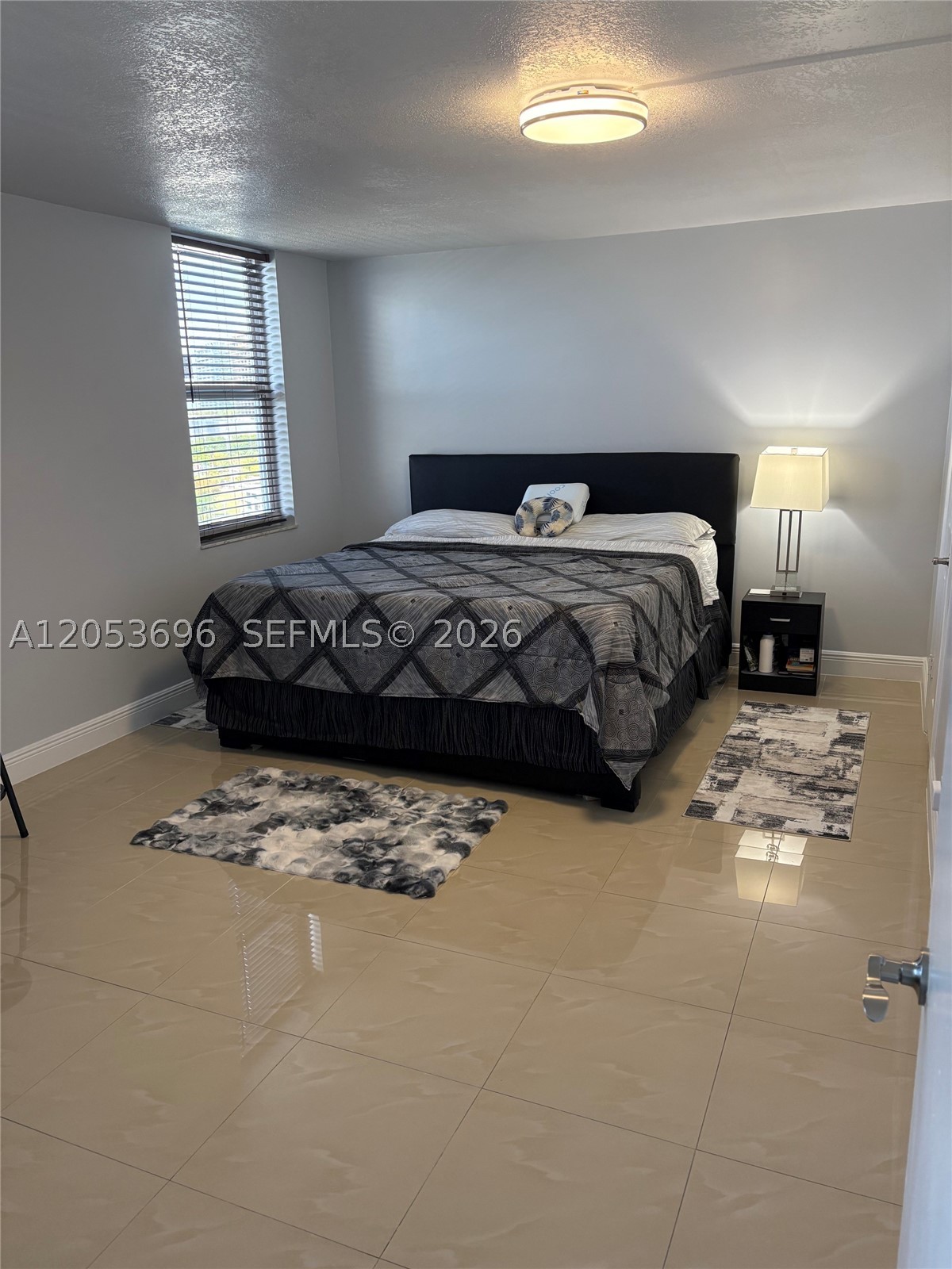 427 Golden Isles Dr #10D, Hallandale Beach FL 33009