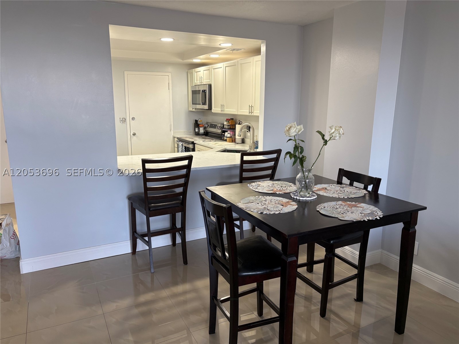 427 Golden Isles Dr #10D, Hallandale Beach FL 33009