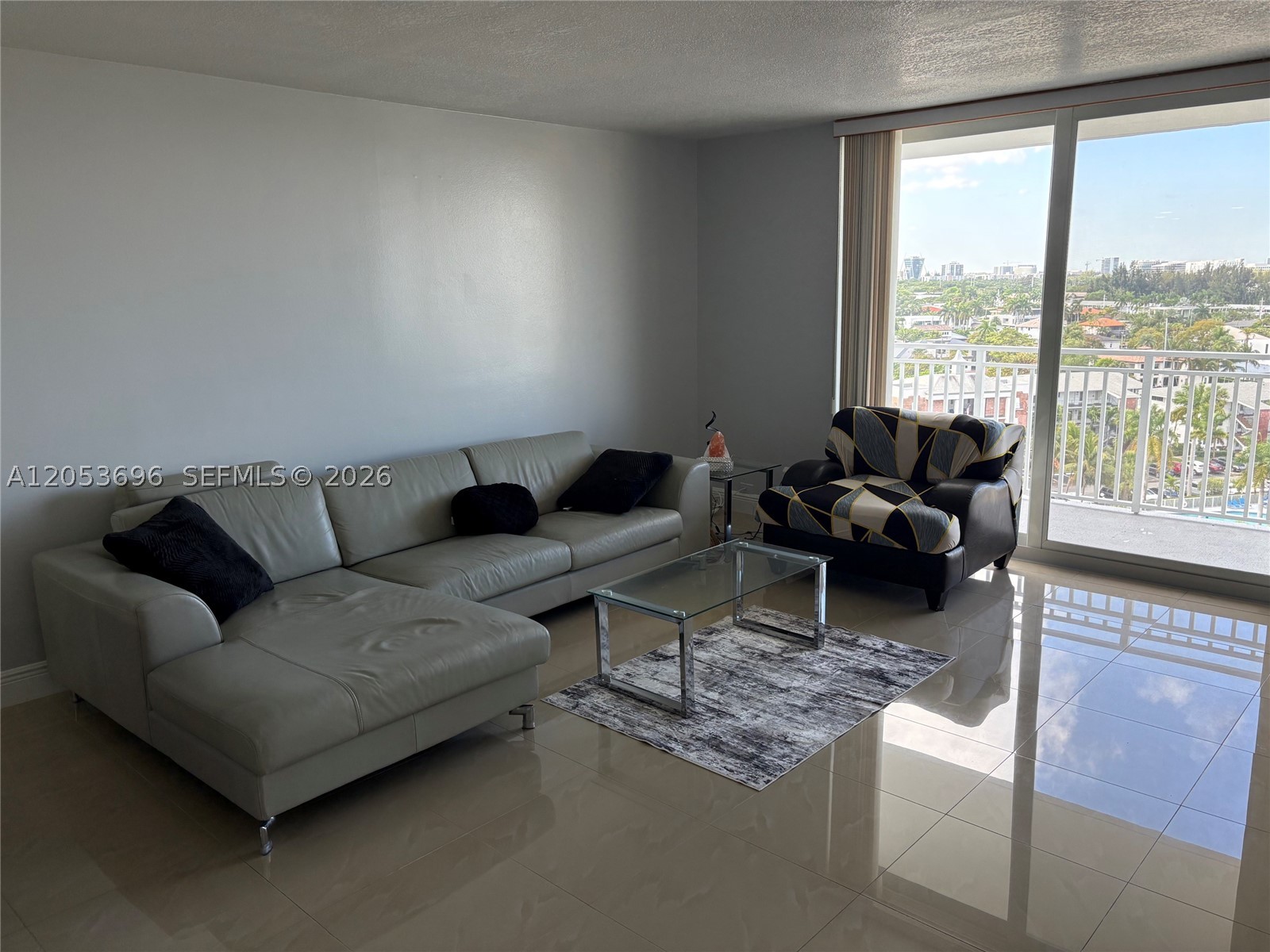 427 Golden Isles Dr #10D, Hallandale Beach FL 33009