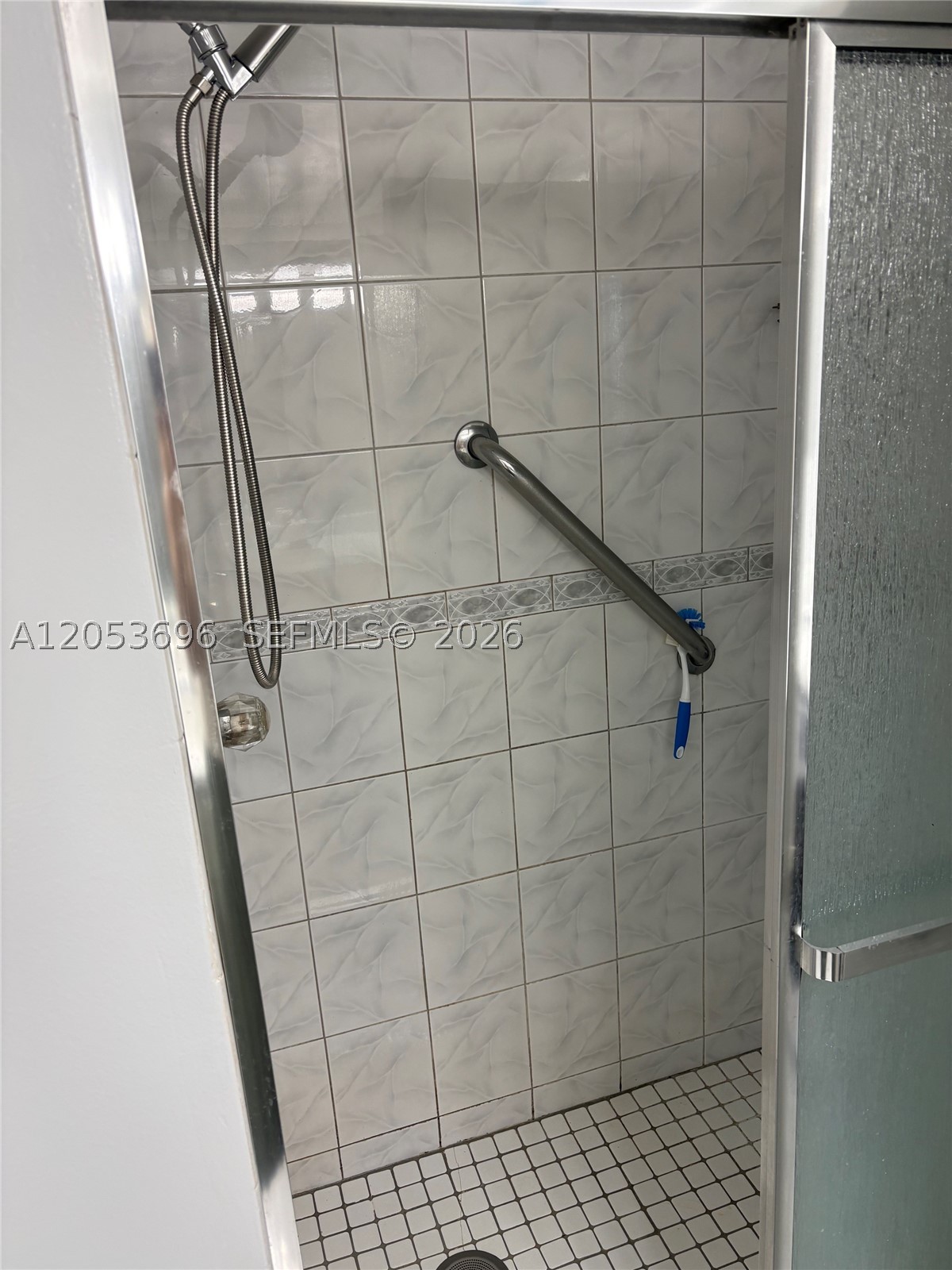 427 Golden Isles Dr #10D, Hallandale Beach FL 33009
