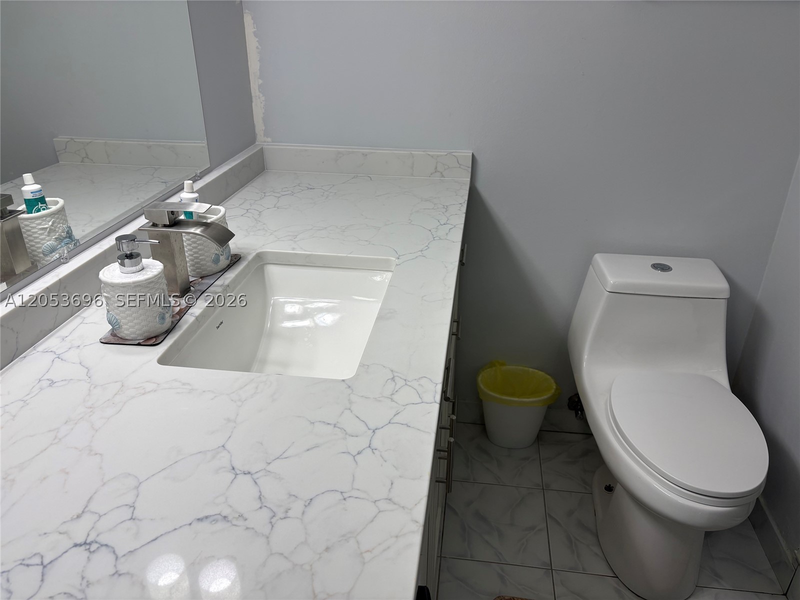 427 Golden Isles Dr #10D, Hallandale Beach FL 33009