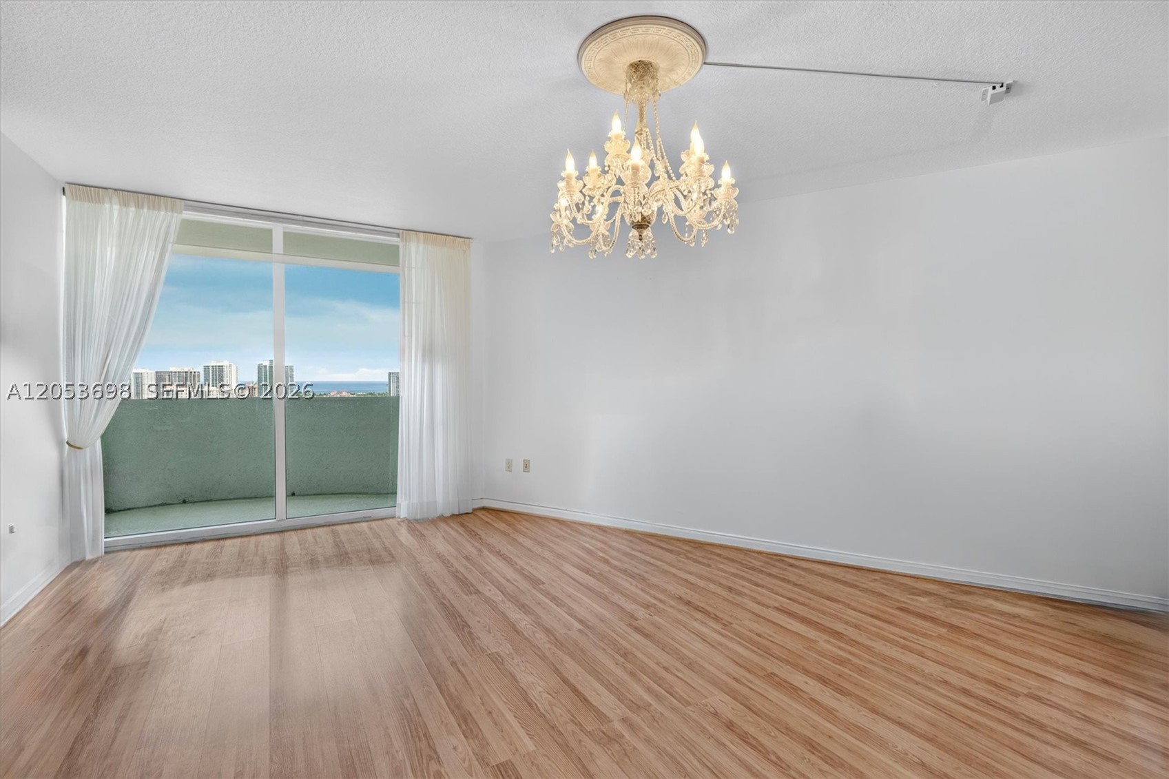 19501 W Country Club Dr #2401, Aventura FL 33180