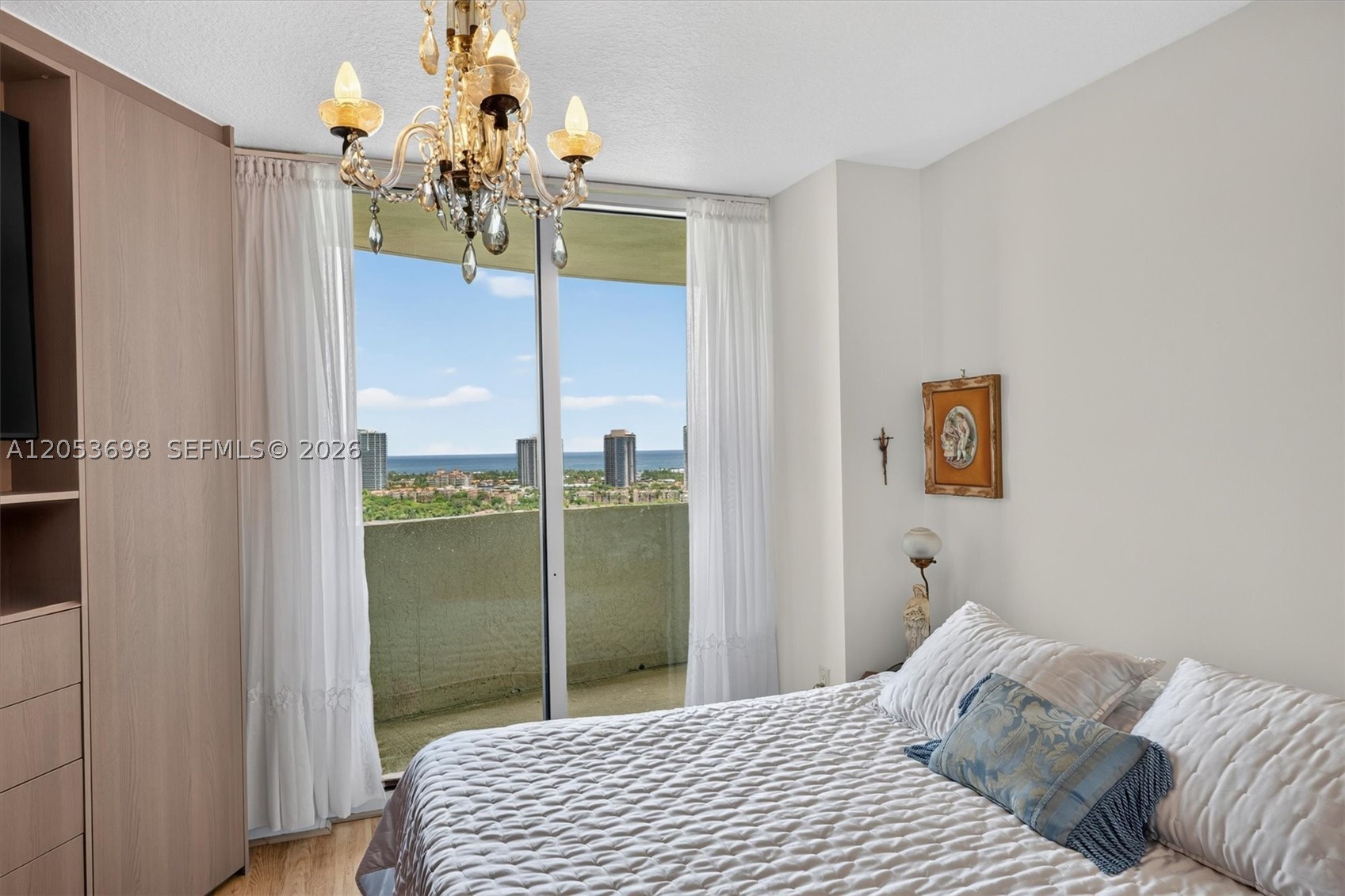 19501 W Country Club Dr #2401, Aventura FL 33180